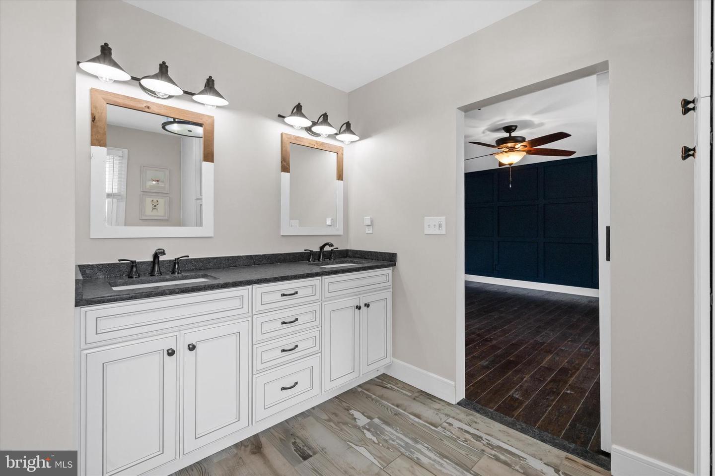 26 OLD STABLE Ln NEWARK, DE 19711