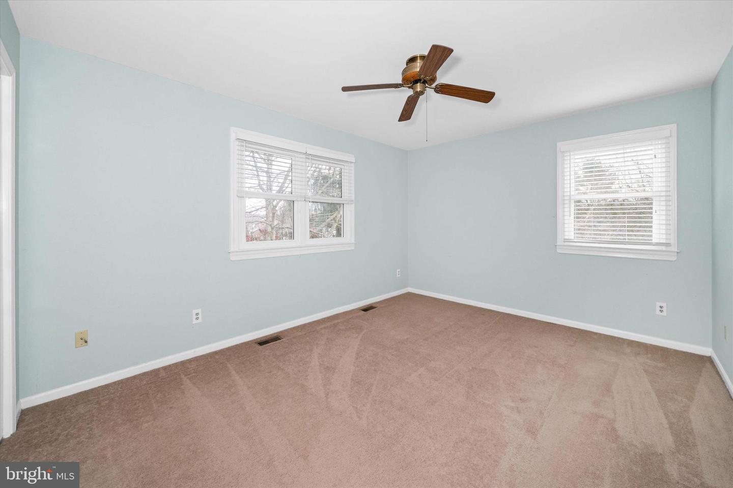 26 OLD STABLE Ln NEWARK, DE 19711