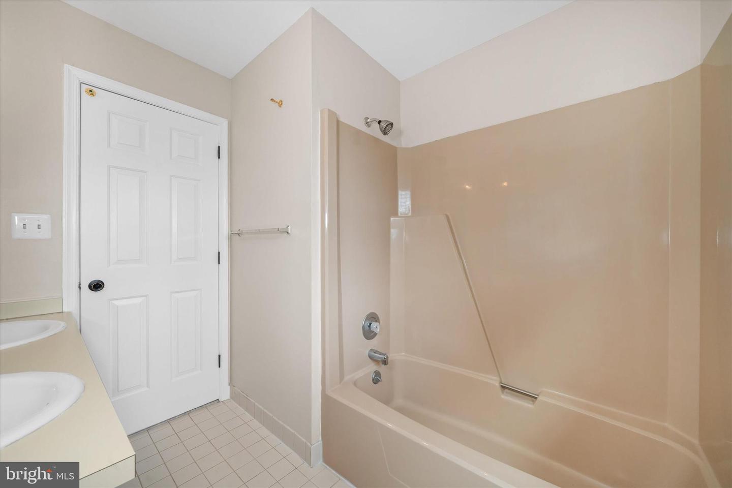 26 OLD STABLE Ln NEWARK, DE 19711