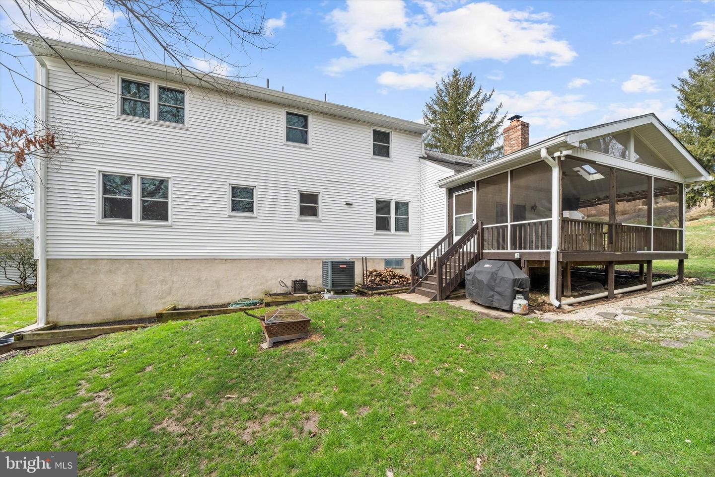 26 OLD STABLE Ln NEWARK, DE 19711